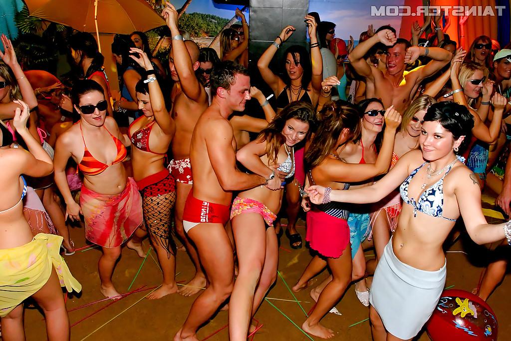 16P Seductive babes in bikinis are into hardcore groupsex at the wild party