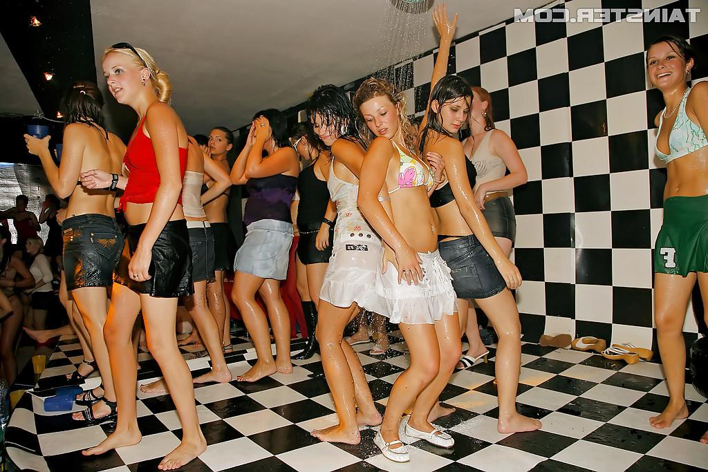 16P Rammish european MILFs spend some good time at the wet sex orgy