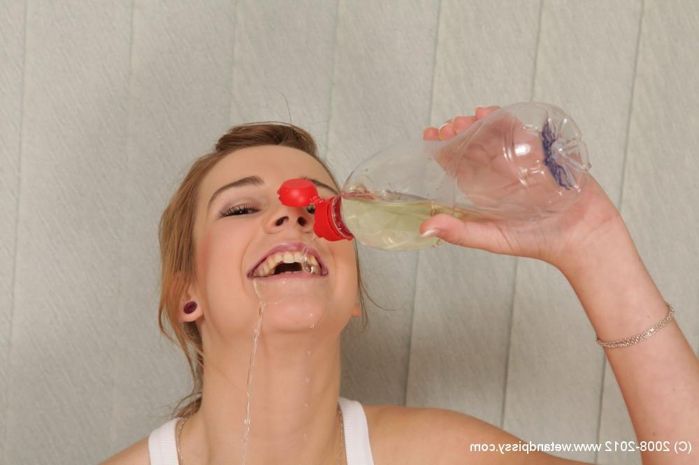 16P Skinny Liz is pissing in the bottle and drinking her own urine