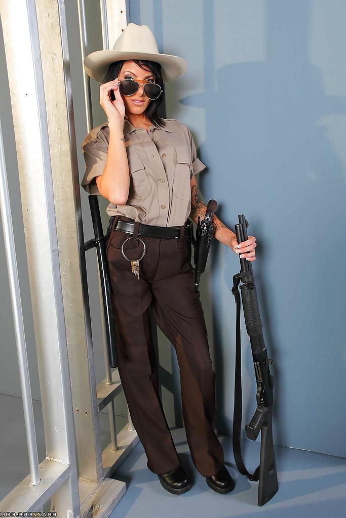 16P Insanely hot babe in sheriff uniform Juelz Ventura denudes firm boobs