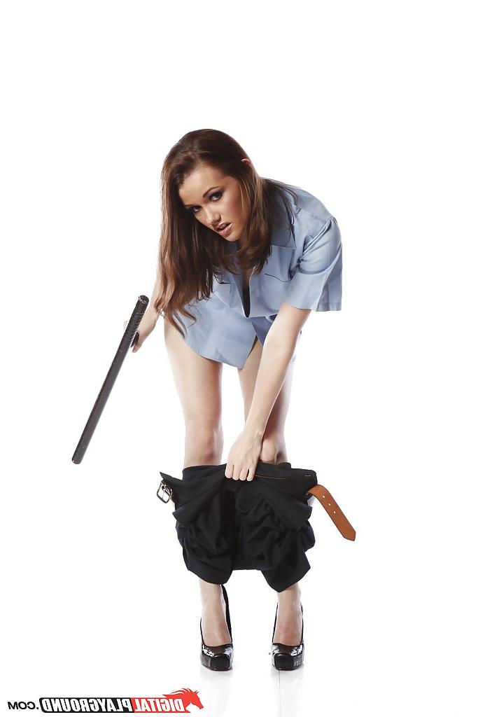 16P Babe Raven Alexis undresses her police uniform to show you her boobies