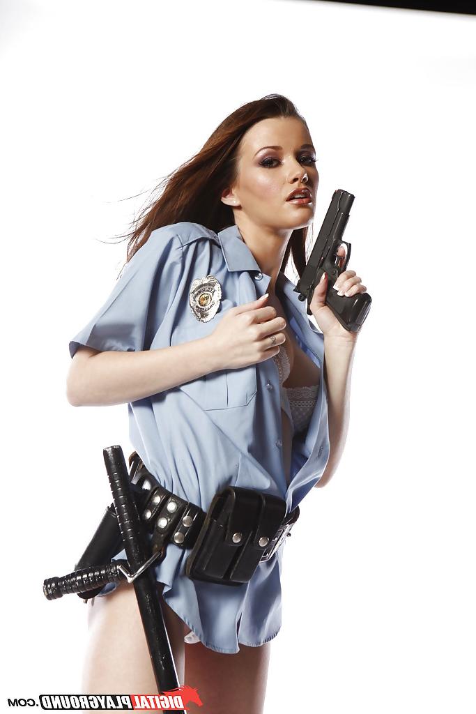 16P Babe Raven Alexis undresses her police uniform to show you her boobies