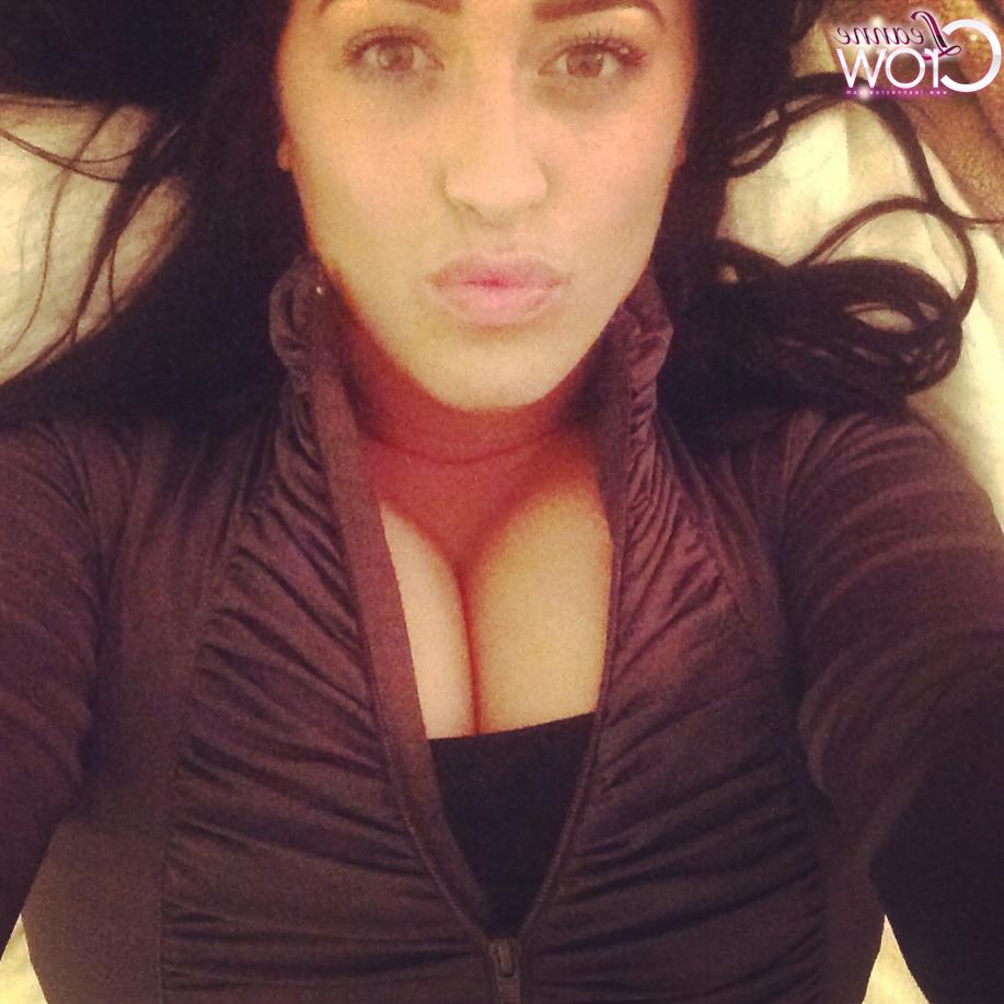 16P Spicy big-tit pornstar Leanne Crow is playing with her naked shape