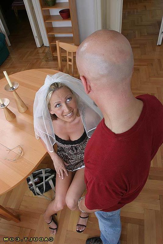 16P Jizz-starving european MILF gets her pussy licked and shafted hardcore
