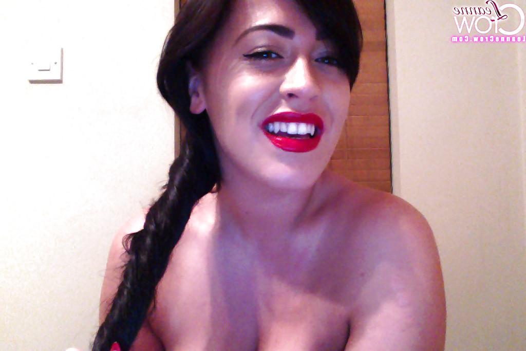 16P European pornstar Leanne Crow dose some sexy self shots while naked