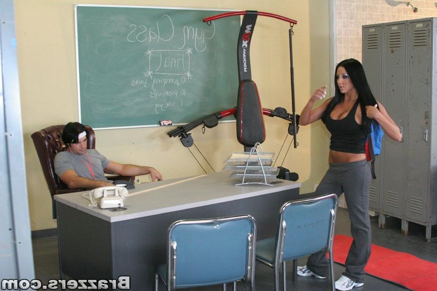 16P Sportive babe with big tits Audrey Bitoni has sex in the gym