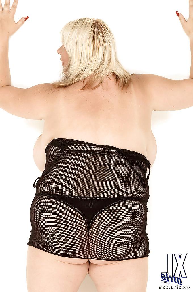 16P Lovesome plumper Bessi stripping to panties and oiling up fat boobs