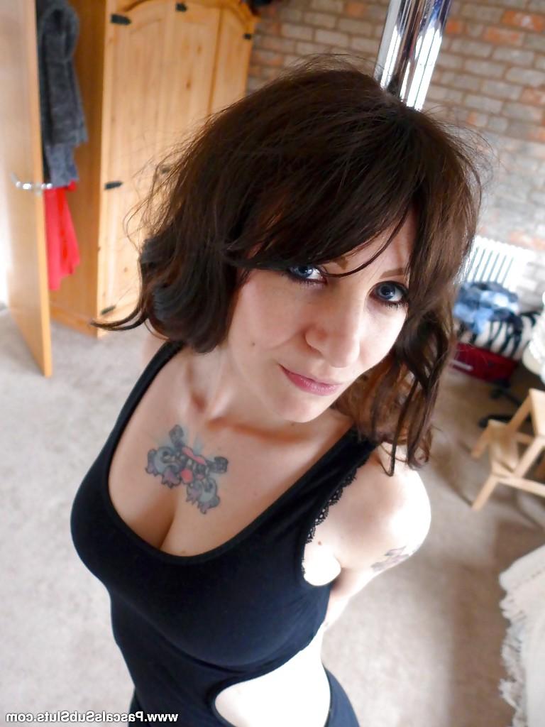 16P Tattooed European amateur babe Miss Trixx performing striptease
