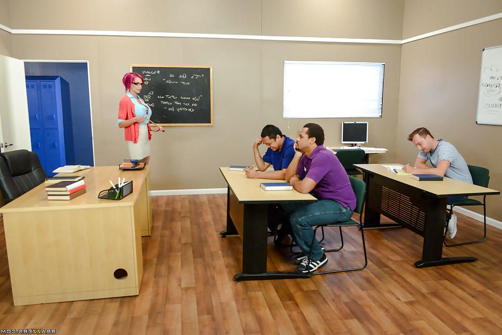 16P Gorgeous MILF teacher Anna Bell Peaks shaking student's huge cock in class