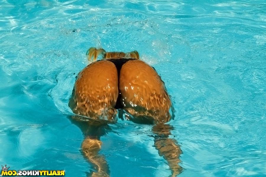 16P Envious Latina girl Manuelle swims in pool and spreads fudge tunnel