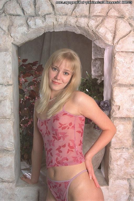 16P Just look at Lisa's innocent look and see how she masturbates