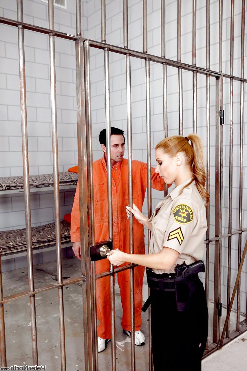 15P Famous pornstar Cindy Hope stripping out of police uniform for prisoner