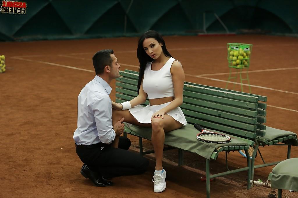 16P European brunette Anissa Kate taking jizz on face after outdoor blowjob