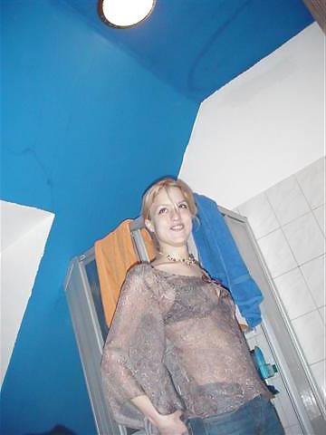 25P Swedish girl posing and sucking (downscaled)