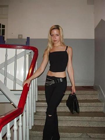 25P Swedish girl posing and sucking (downscaled)