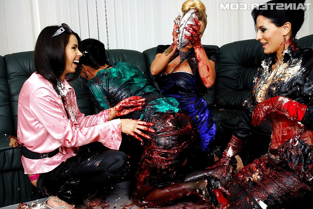 16P Kinky european fetish ladies make some wild foodplay action