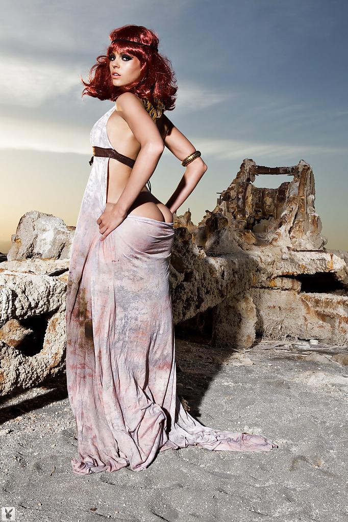 15P Foxy babe Bethanie Badertscher uncovering her tempting curves outdoor