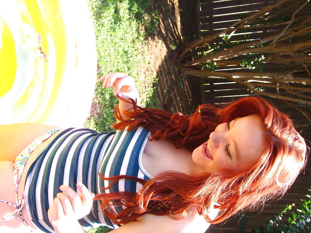 25P Sizzling Hot Busty Redhead in Bikini Pool