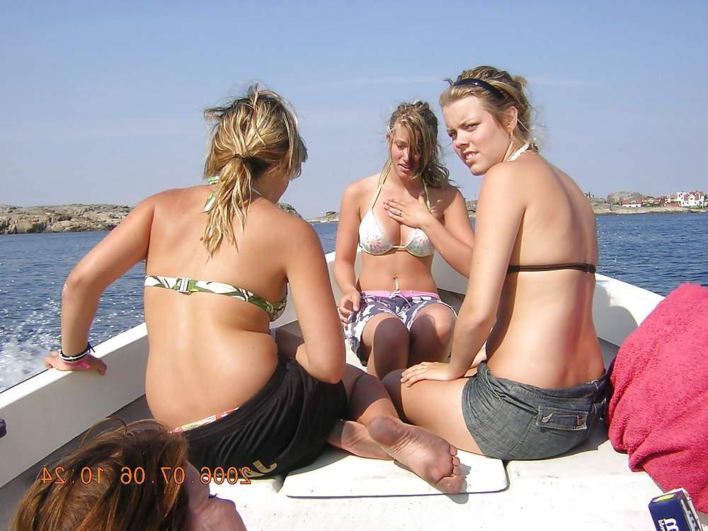 11P Topless swedish girls