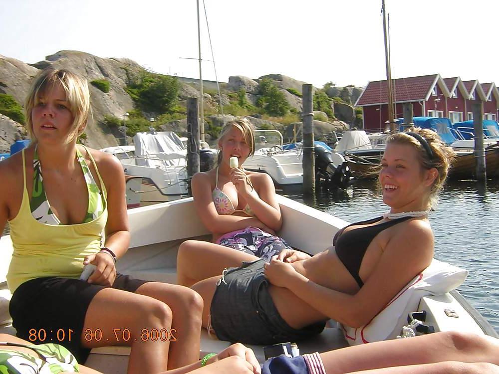 11P Topless swedish girls