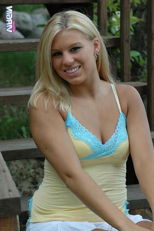 20P Pictures of Allison Virgin being a tease outside