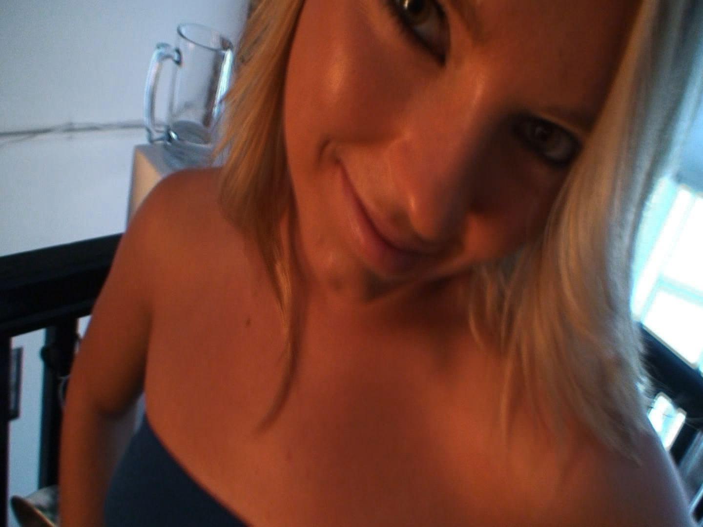 16P Musician Ally Kay makes a sex tape with her boyfriend