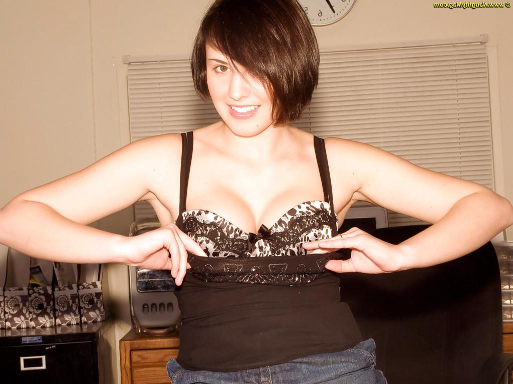 16P Seductive amateur babe with sweet melons Brooke Adams stripping