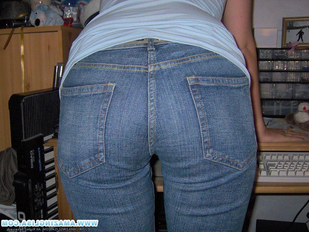 15P Pictures of teen Amazing Lisa sucking her boyfriend's cock