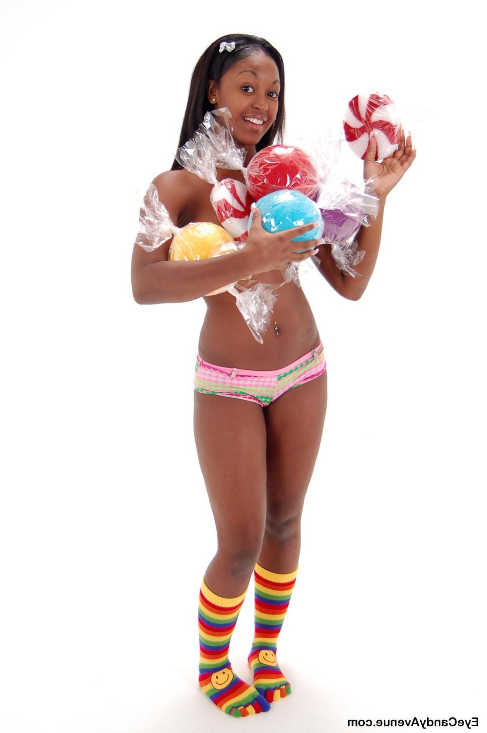 16P Amber posing naked with colorful candy