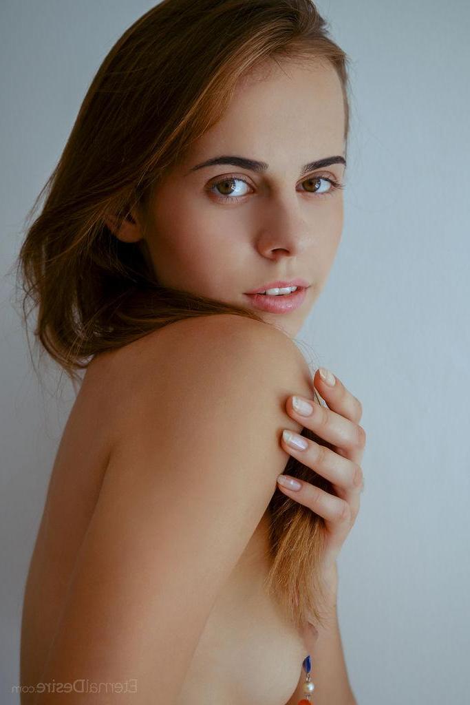 16P Brunette teen Angelina Ballerina gives you her hot body in "MONO"