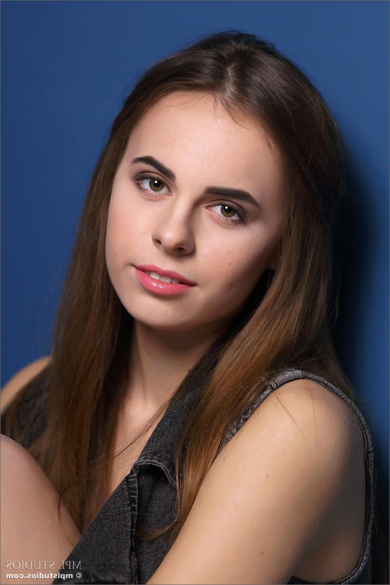 12P MPL Studios Presents Gracie in "Two Pillows"