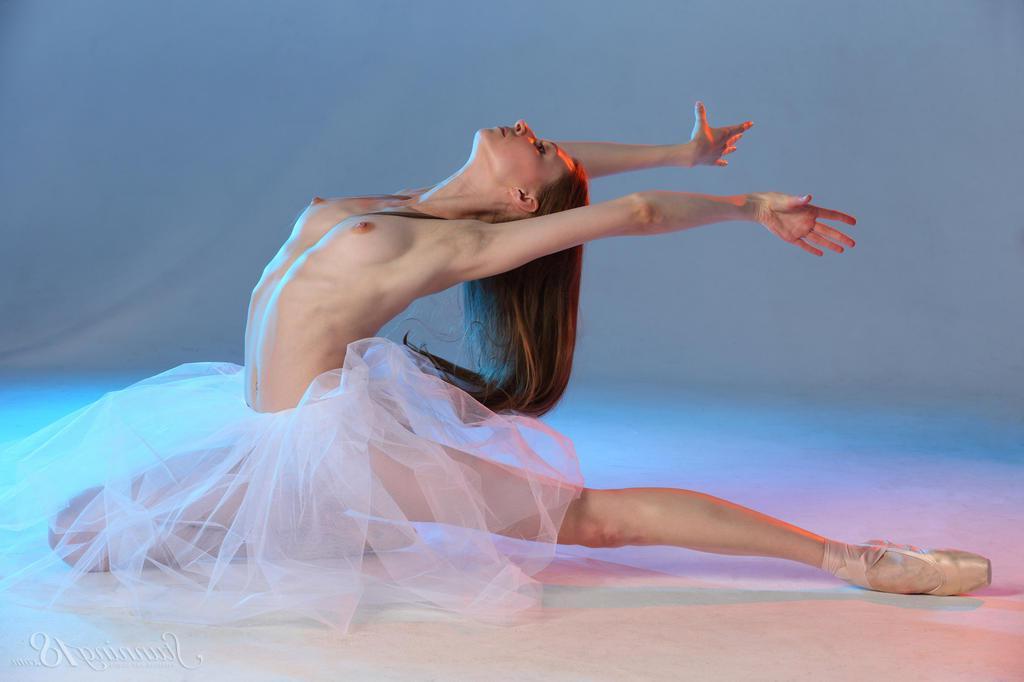 16P Beautiful ballerina Annett A displays her moves in "Tutu"