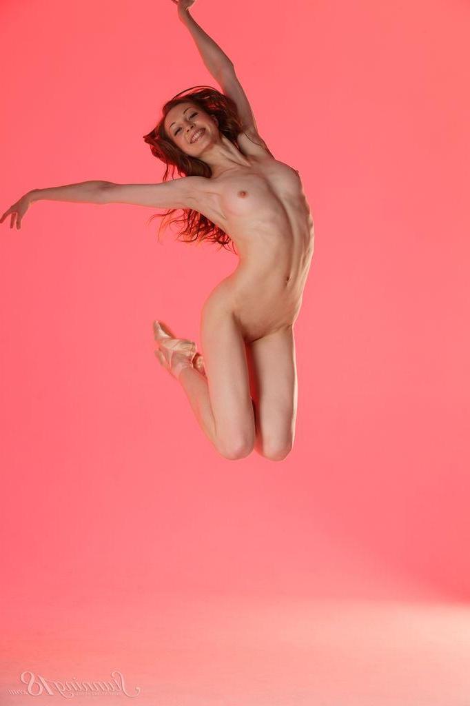 16P Beautiful ballerina Annett A shows off her moves in "Flexible Beauty"