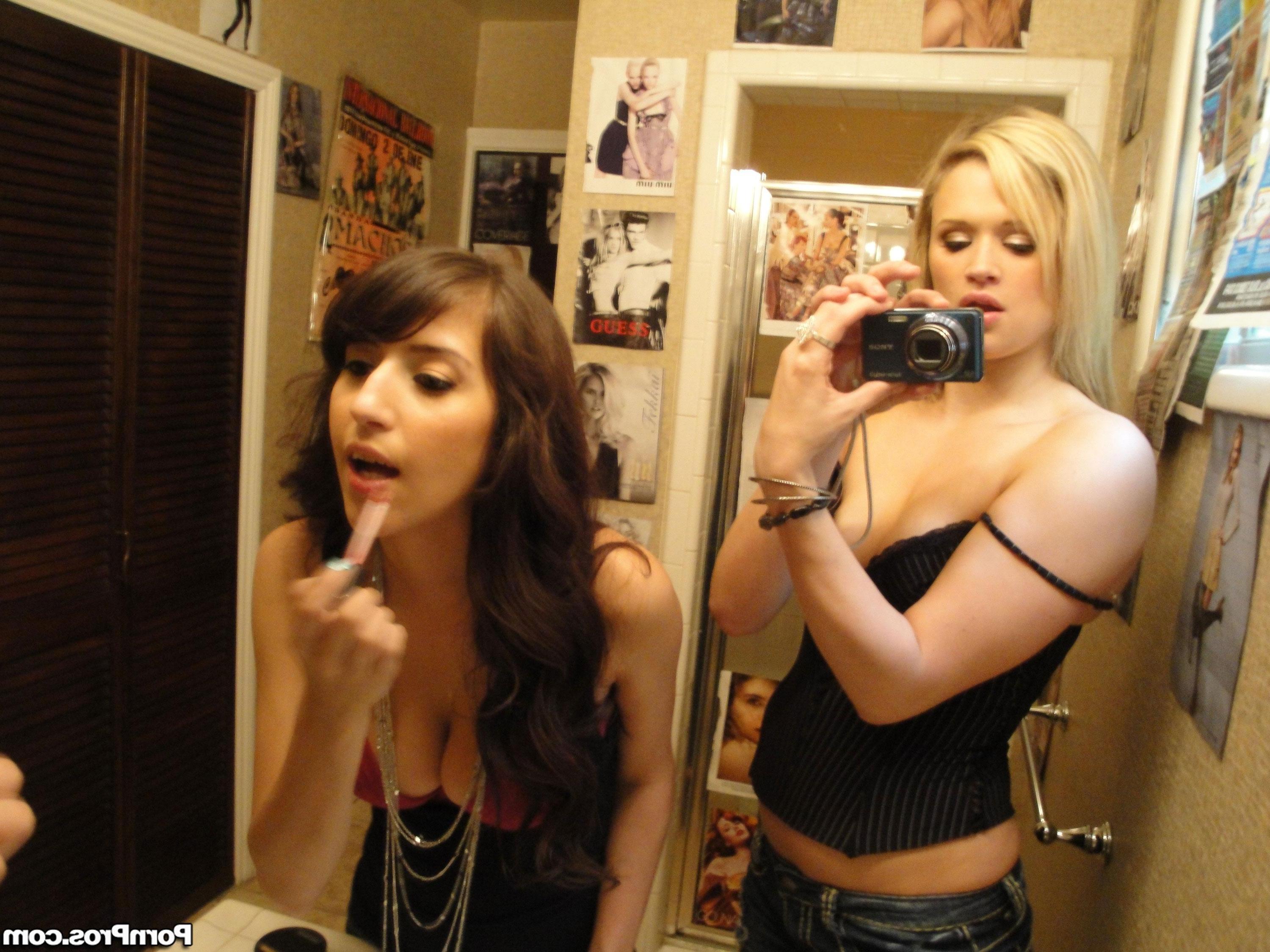 15P Hot girlfriends April and Heather give a hot threesome