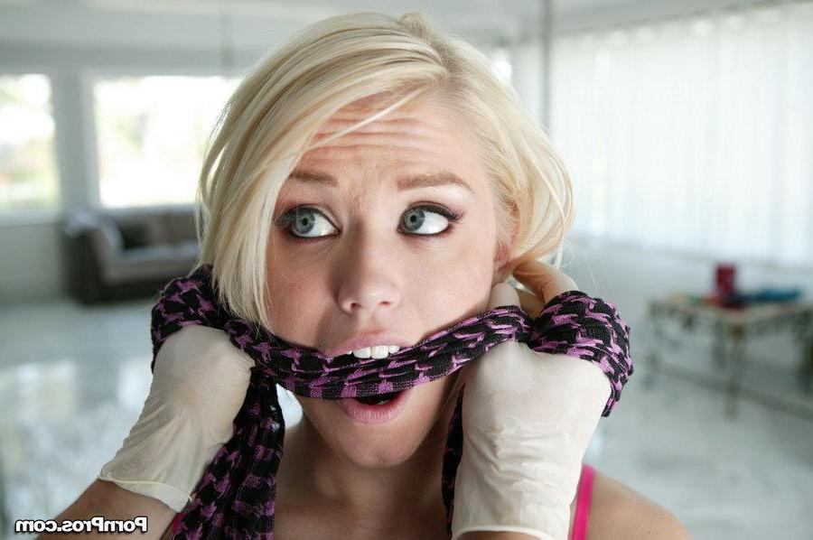 15P Young and horny girl Ash Hollywood gets totlly disgraced