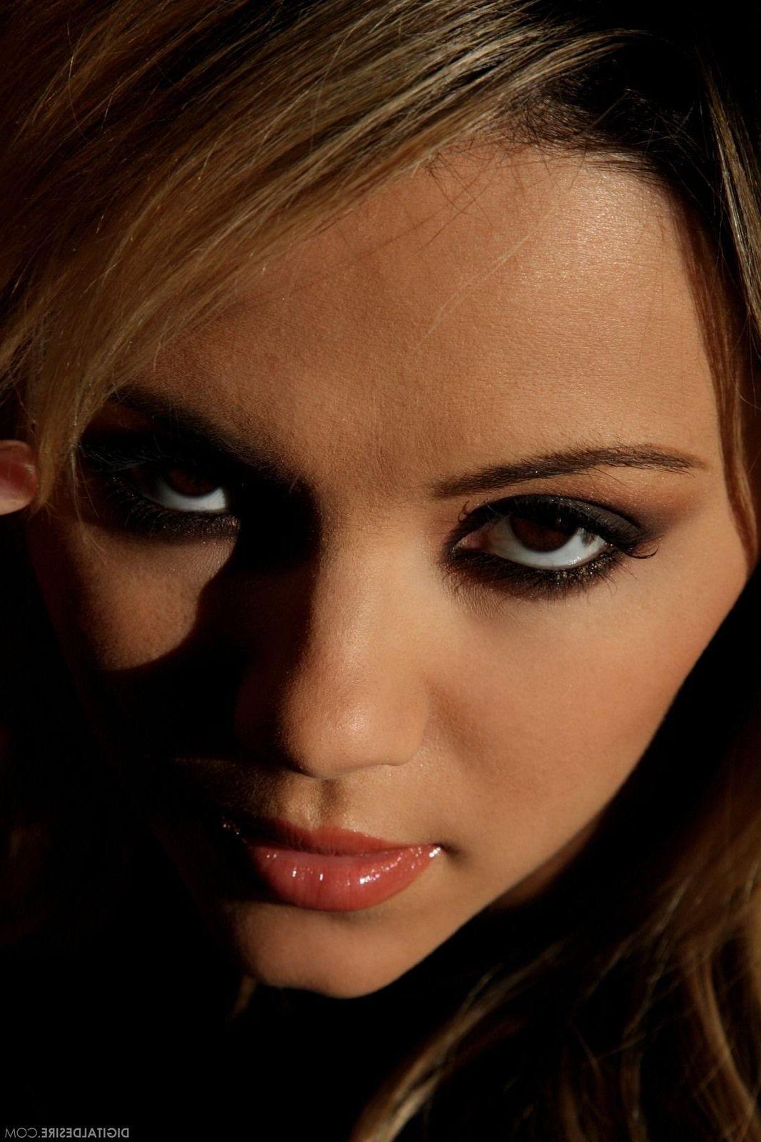 17P Pictures of a blonde girl teasing in her panties