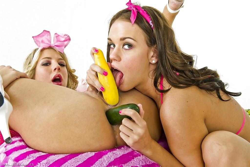 16P Naughty teenage lesbian sweeties perform a sizzling anal scene