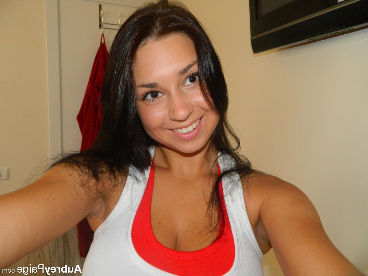 15P Busty teen Aubrey Paige takes selfies of her big natural boobs