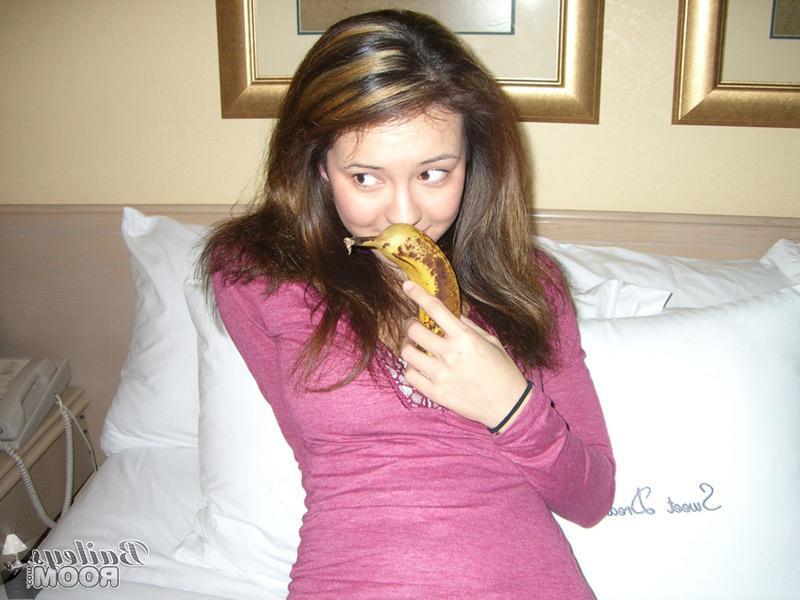 15P Pictures of Bailey's Room eating a banana