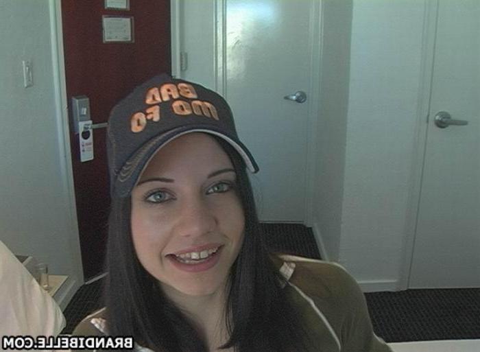 16P Pictures of Brandi Belle playing with her boyfriend