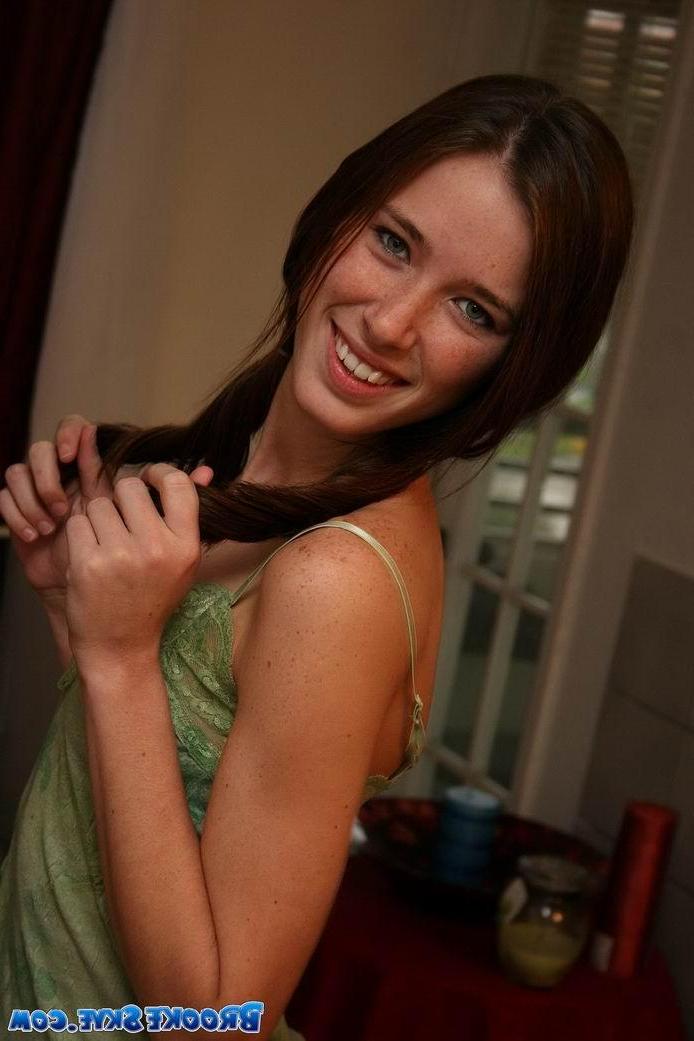 15P Brunette teen posing