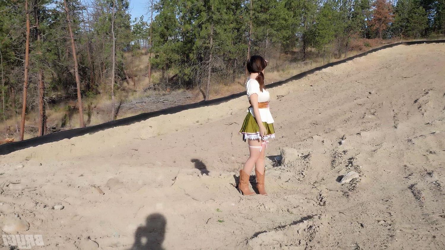 15P Sexy hitchhiker Bryci gives a blowjob in exchange for a ride
