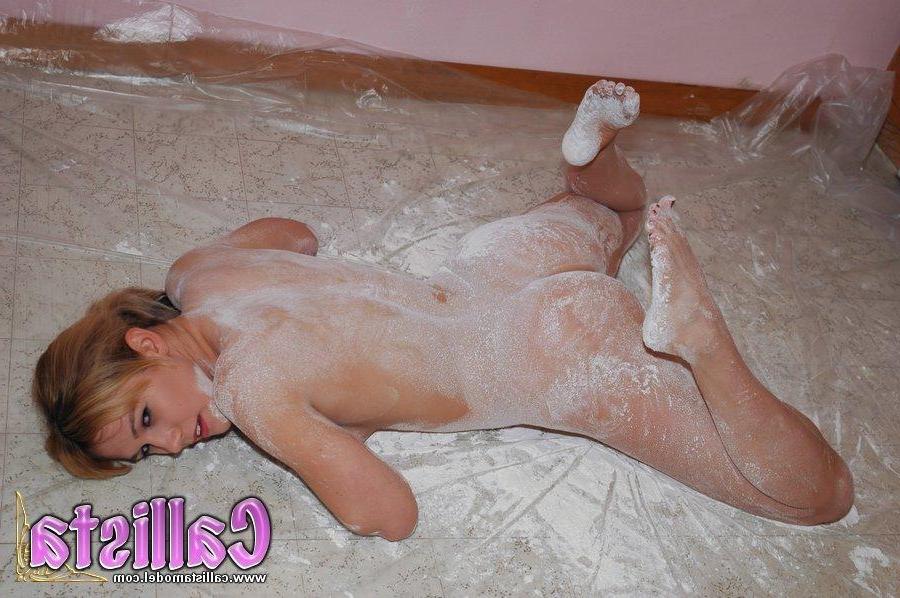 20P Pictures of Callista Model covered in flour