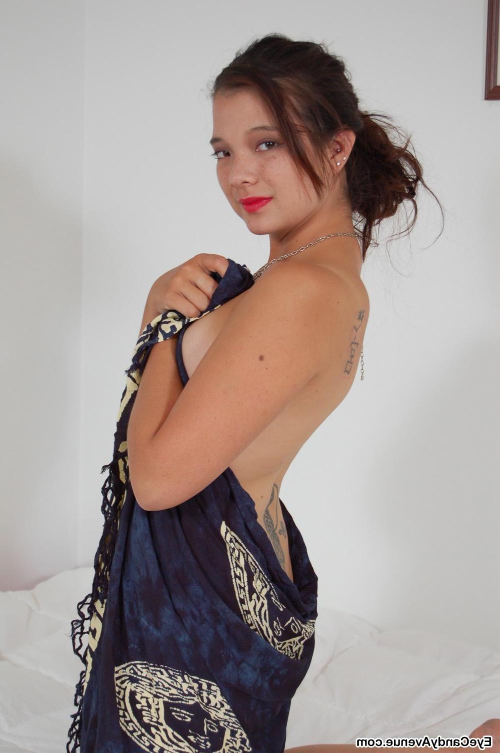 16P Exotic Charli shows off her intoxicating nude body