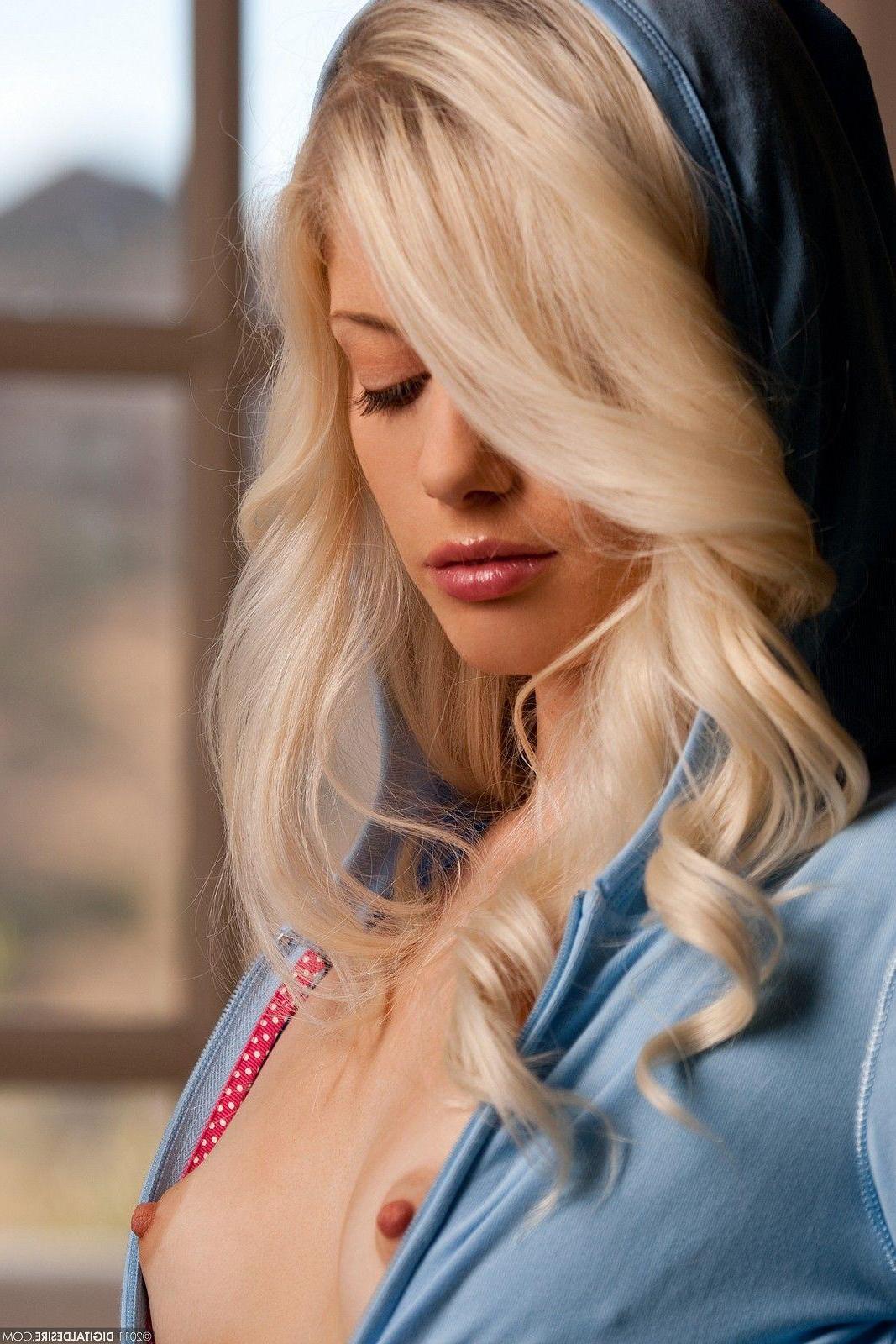 17P Pictures of a blonde girl stripping for your pleasure