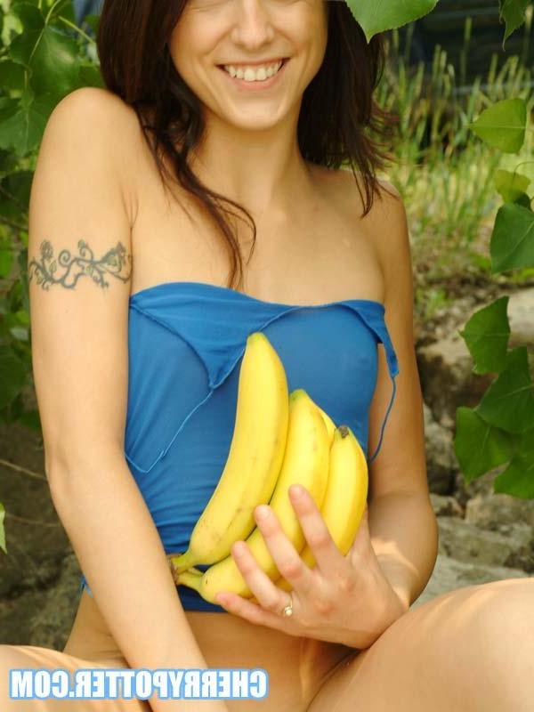 15P Cherry Potter sucking on a banana
