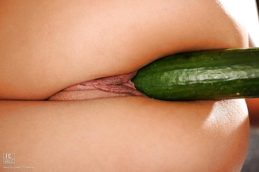 16P Busty Latina babe Eva Angelina uses cucumber to ram her trimmed cunt with