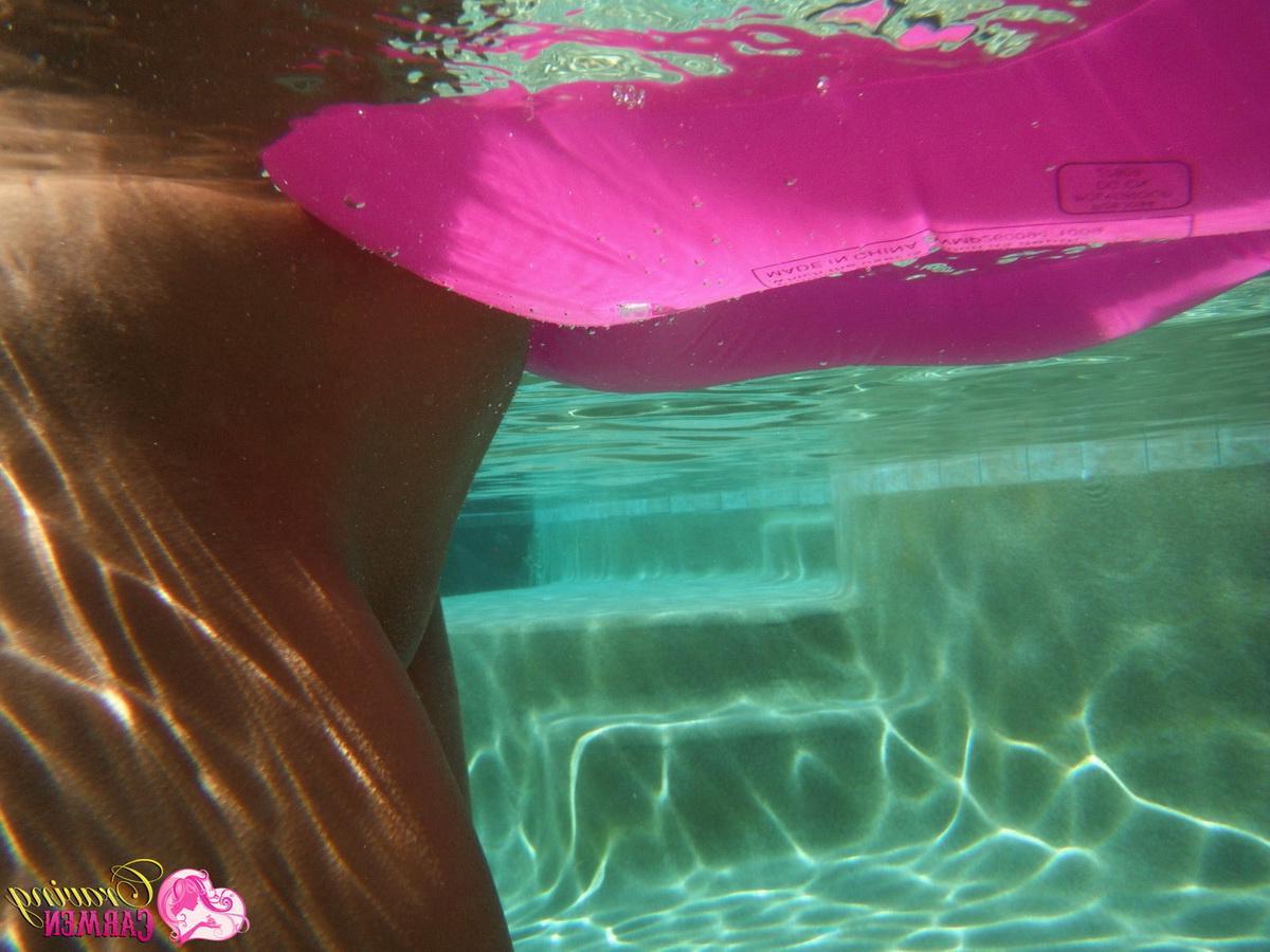 20P Pictures of Carmen having some fun in the pool
