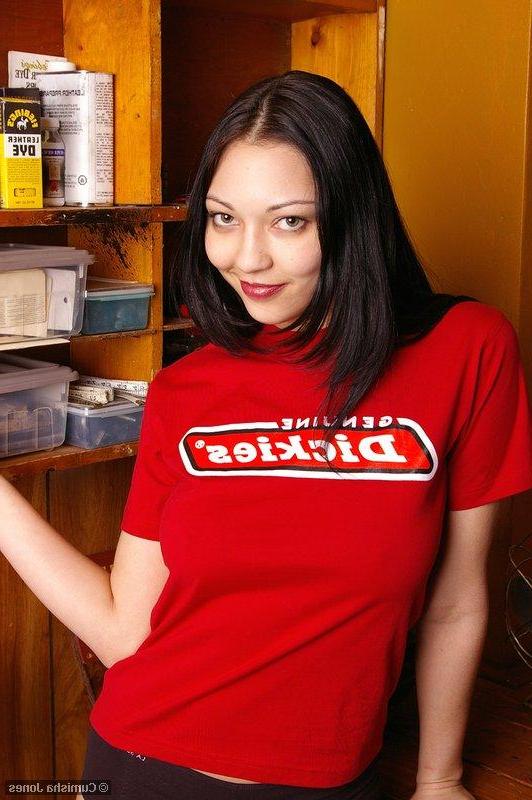 20P Pictures of Cumisha Jones waiting for you to fuck her pussy