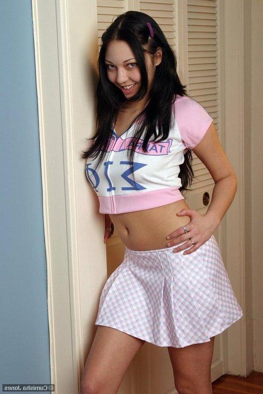 20P Pictures of teen cutie Cumisha Jones waiting for your hard cock